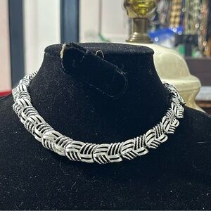 Vintage Lisner Silver Tone Woven Necklace 16”